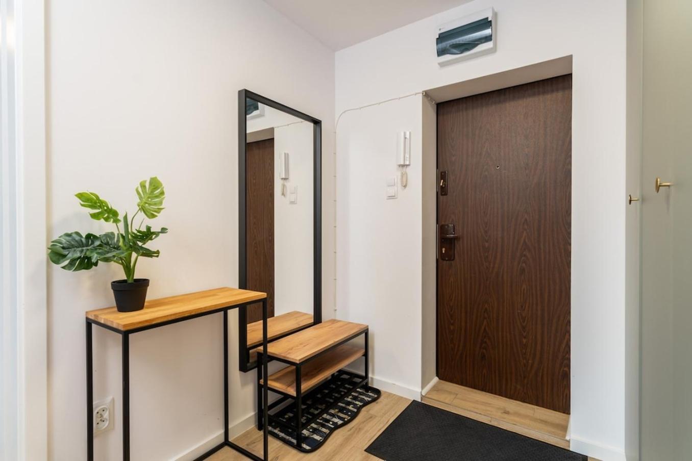 Lägenhet Spiceberry City Center, 3 Rooms, Ac